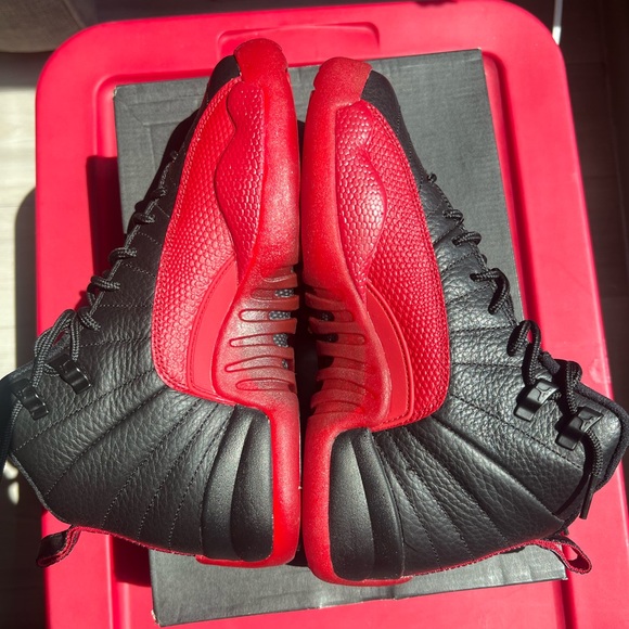 Jordan 12 Retro BG Black/Varsity Red Size 5.5Y 153265 002